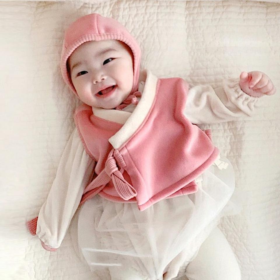 【キッズ30%OFF】ベスト&帽子付きボディスーツ・u08727 キッズ【0~2才】【bc】【ボディースーツ ボディースーツ 長袖 帽子 ベスト シンプル 可愛い かわいい 韓服 ベスト ハット 女の子 男の子 秋 冬 韓国 韓国子供服 子供 こども 子供服 こども服】【KIDS】