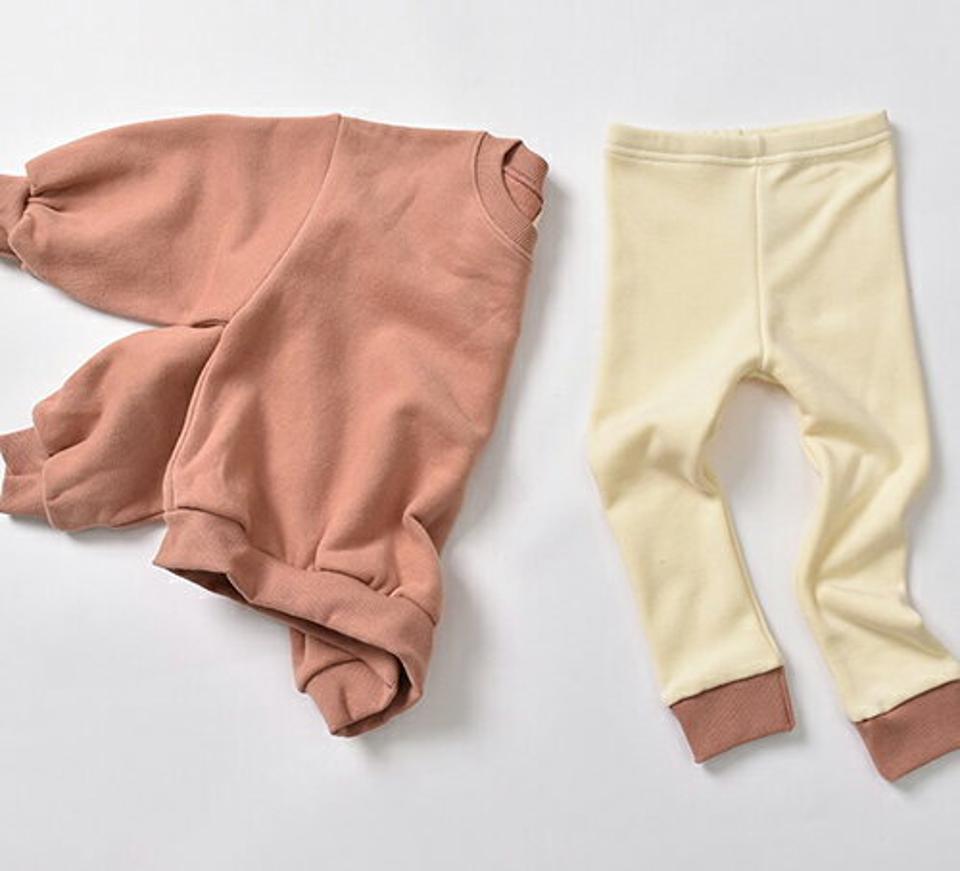 両起毛スウェット上下SET・u09399 キッズ【3~8才】【set】【セットアップ setup トップス 長袖 パンツ ズボン スウェット トレーナー 起毛 裏起毛 両起毛 カジュアル 女の子 男の子 冬 韓国 韓国子供服 子供 こども 子供服 こども服】【KIDS】