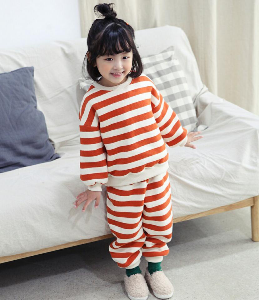 裏起毛ボーダースウェット上下SET・p010602 キッズ 【3~8才】【pt】【韓国 ファッション セットアップ スウェット トレーナー 長袖 ロング パンツ ジョガーパンツ 無地 女の子 男の子 キッズ 子供 子供服 幼稚園 通学 通園 低学年 秋 冬】【KIDS】