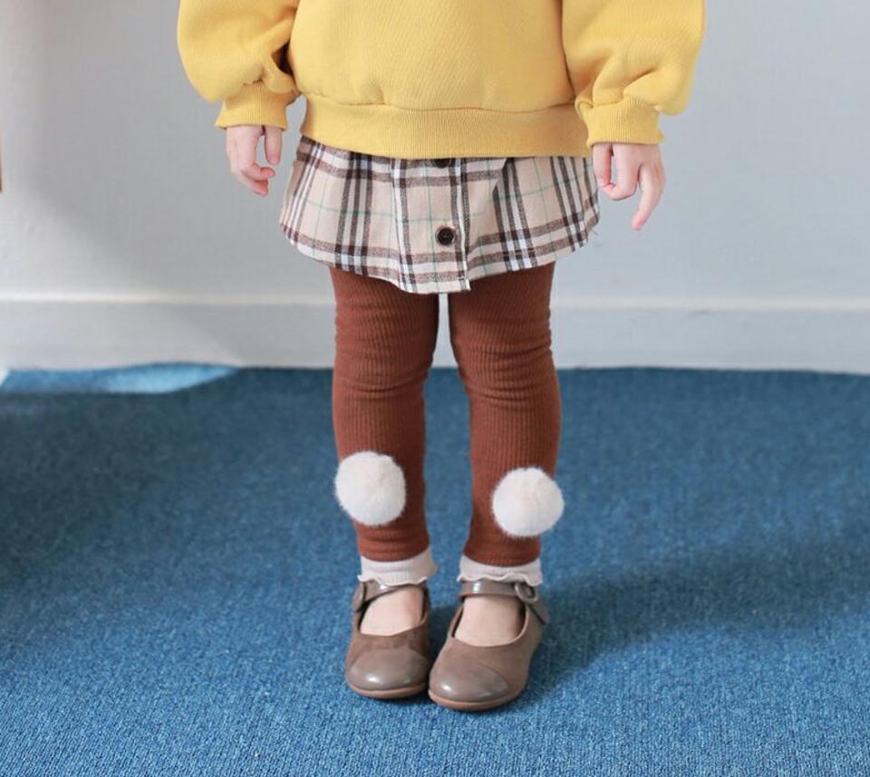 【只今30%OFF】裏起毛ボンボンレギンスパンツ・u10558 キッズ 【3~8才】【pt】【韓国 ファッション ボトムス レギンス スパッツ パンツ ロング スリム タイト ストレッチ 伸縮性 伸びる 女の子 ファーポンポン キッズ 子供 子供服 幼稚園 通学 通園 低学年 秋 冬】【KIDS】