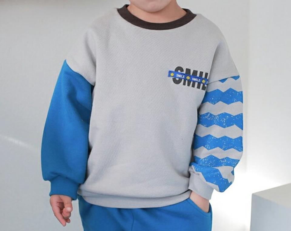 【キッズ30%OFF】裏起毛スマイルロゴスウェット・u10203 キッズ 【3~8才】【tops】【韓国 ファッション トップス スウェット トレーナー Tシャツ カットソー 柄 パターン ロゴ プリント 男の子 女の子 キッズ 子供 子供服 幼稚園 通学 通園 低学年 秋 冬】【KIDS】