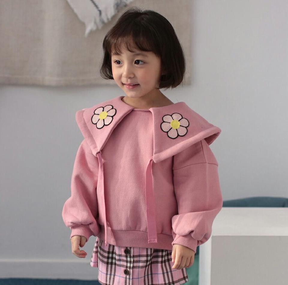 【キッズ30%OFF】裏起毛デイジーネックスウェット・u10220 キッズ 【3~8才】【tops】【韓国 ファッション トップス スウェット トレーナー Tシャツ カットソー 柄 パターン カラー 襟 刺? ハイネック 女の子 キッズ 子供 子供服 幼稚園 通学 通園 低学年 秋 冬】【KIDS】