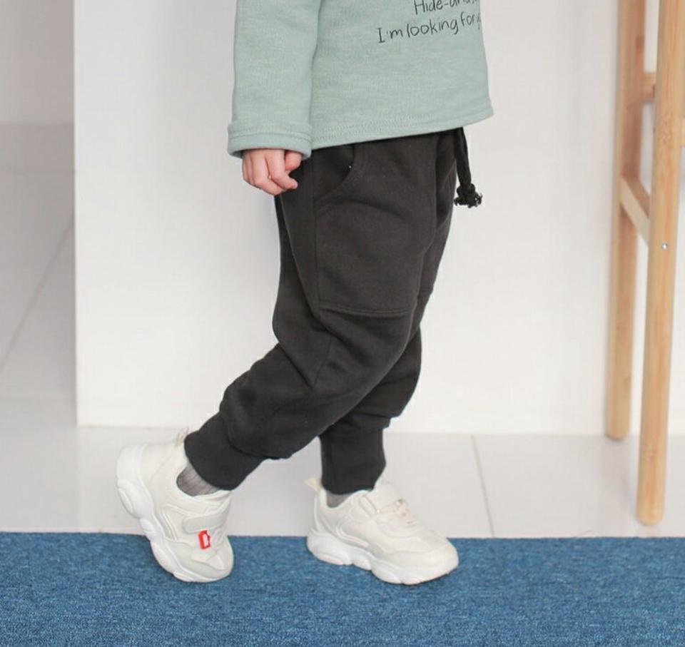 【キッズ30%OFF】裏起毛ポケットジョガーパンツ・u10551 キッズ 【3~8才】【pt】【韓国 ファッション ボトムス パンツ ロング スウェットパンツ ウエストゴム 運動 アウトドア お遊び 無地 女の子 男の子 キッズ 子供 子供服 幼稚園 通学 通園 低学年 秋 冬】【KIDS】