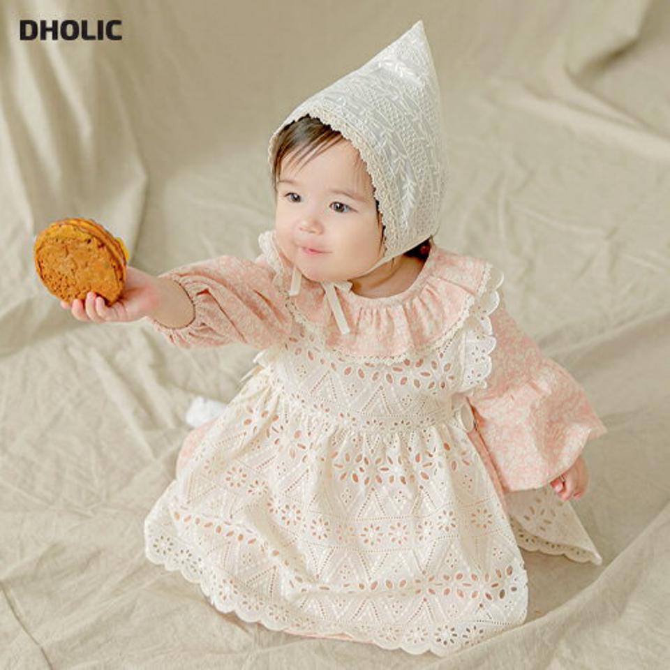 レースエプロンワンピース・p008960 キッズ【0~2才】【ops】【ワンピース レース 総レース スリーブレス ノースリーブ フリル エプロンワンピース 可愛い かわいい ガーリー 女の子 秋 冬 春 韓国 韓国子供服 子供 こども 子供服 こども服】【KIDS】