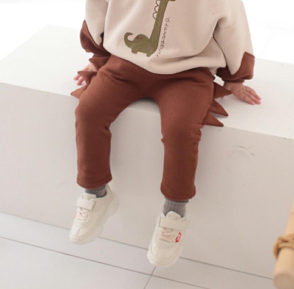 【キッズ30%OFF】裏起毛配色ボーダーダイナソーパンツ・u10540 キッズ 【3~8才】【pt】【韓国 ファッション ボトムス パンツ ロング スリム 細身 ウエストゴム コットンパンツ 恐竜 ユニーク 男の子 キッズ 子供 子供服 幼稚園 通学 通園 低学年 秋 冬】【KIDS】