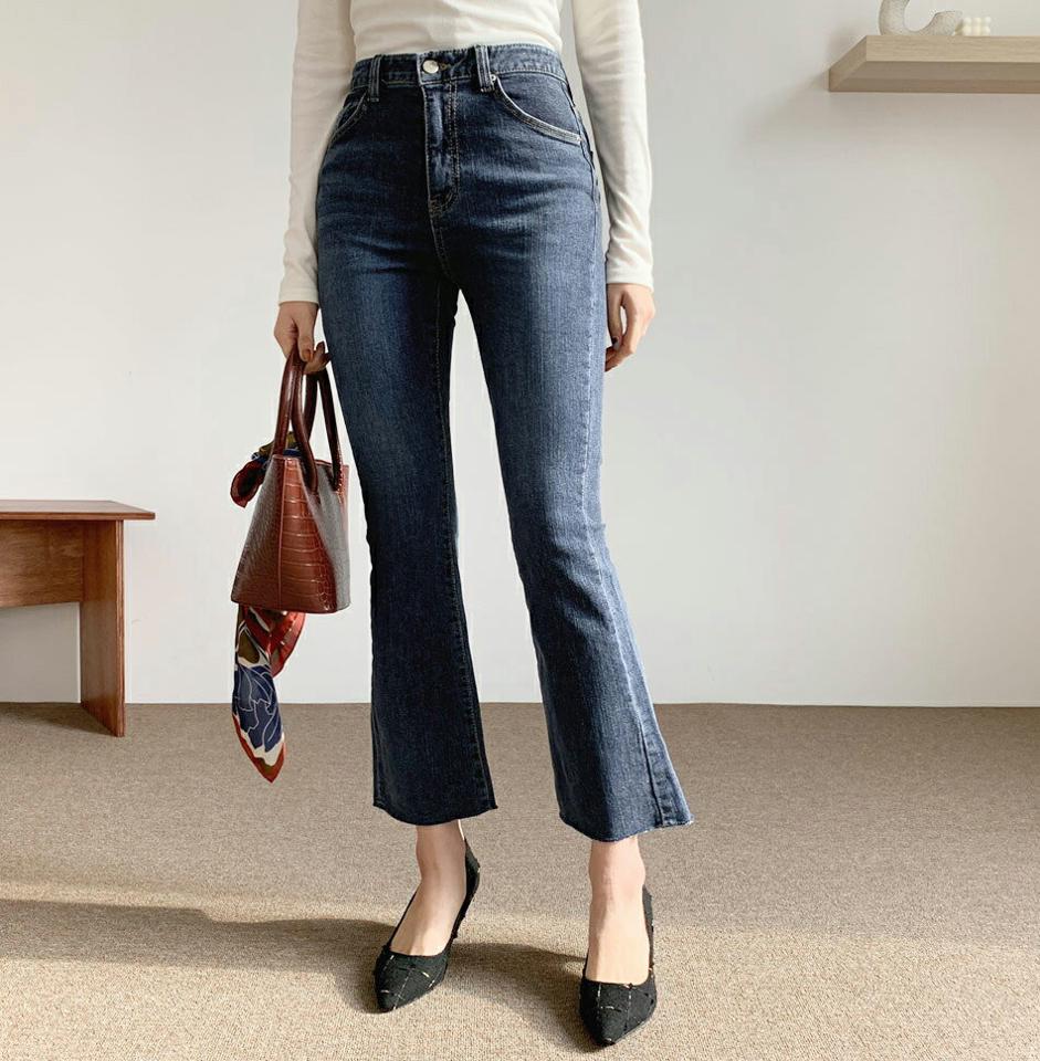 裏起毛スリムデニムパンツ・全1色・t61374 レディース 【pt】【韓国 ファッション ボトムス パンツ ロング ストレート 細身 ハイウエスト 10分丈 保温性 裏起毛 スリム デニム ボタン ファスナー ポケット ベルトループ ブーツカット カジュアル 秋 冬】