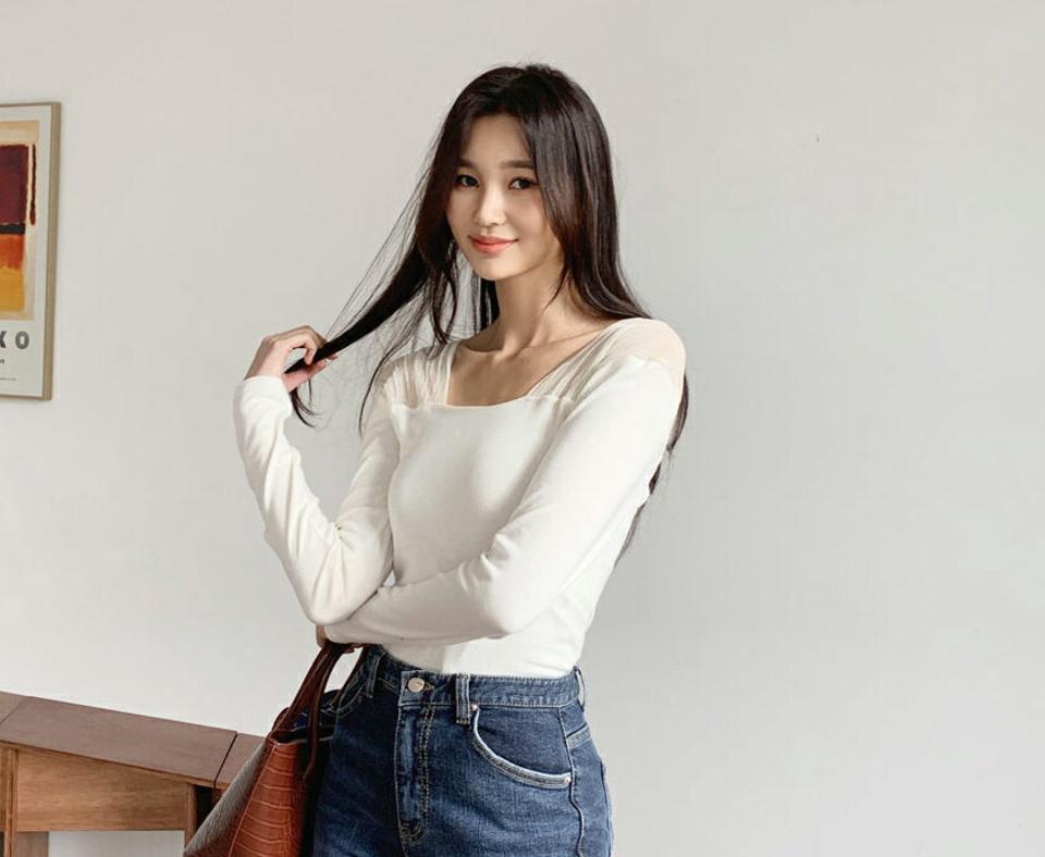 シアーショルダースクエアTシャツ・全2色・t61358 レディース 【tops】【韓国 ファッション トップス Tシャツ 長袖 スリム 細身 無地 シンプル デイリー 大人 ベーシック シアー ショルダー スクエアネック デコルテ シースルー カジュアル 秋 冬】