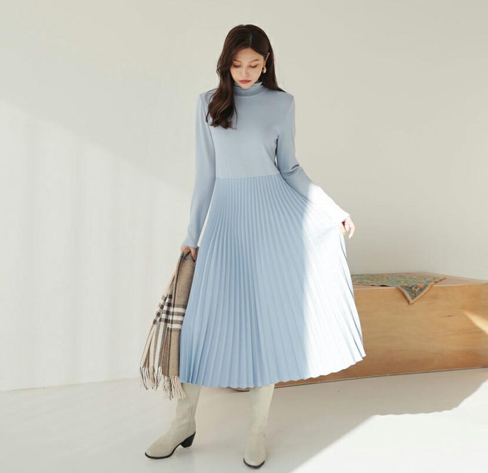 ハイネックプリーツワンピース・全4色・t65987 レディース 【ops】【ワンピース ロング ロングワンピース プリーツ プリーツワンピース ハイネック 長袖 単色 無地 シンプル きれいめ 上品 水色 秋 冬 韓国 ファッション】【ハイホリHIHOLLI】