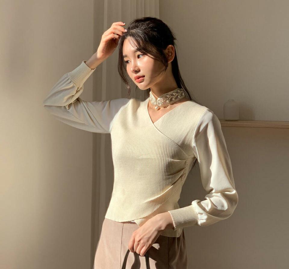 ボタンラップニット・全3色・b61353 レディース 【tops】【韓国 ファッション ボタン ラップ サイドボタン フェイクボタン Vネック 異素材 パフスリーブ ぼわん袖 ベーシック カジュアル 秋 冬】