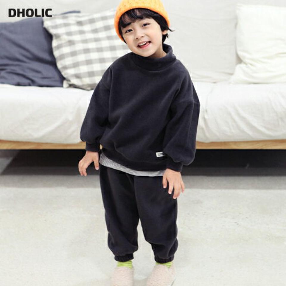 裏起毛ハーフネックソフトスウェット上下SET・p010768 キッズ 【3~8才】【pt】【韓国 ファッション セットアップ スウェット トレーナー 長袖 ロング パンツ ジョガーパンツ 無地 女の子 男の子 ファー キッズ 子供服 幼稚園 通学 通園 秋 冬】【KIDS】