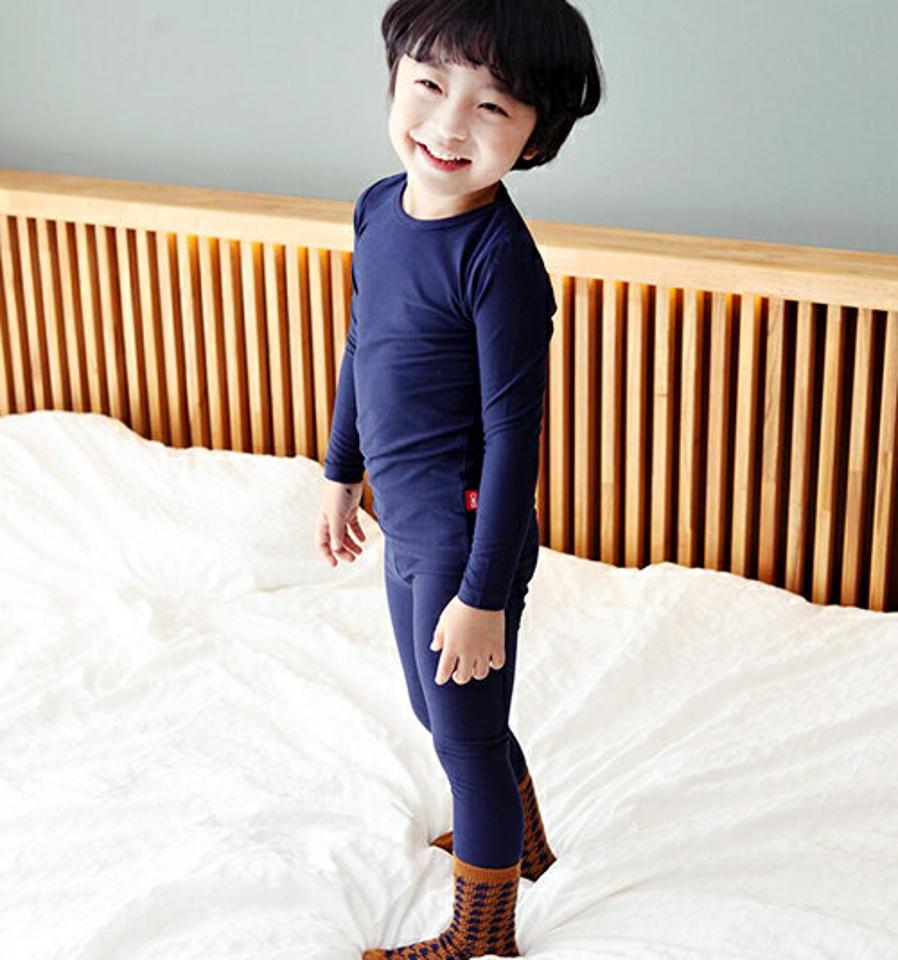 ベーシックルームウェア上下SET・p010759 キッズ 【3~8才】【uw】【韓国 ファッション パジャマ セットアップ 無地 スリム 細身 タイト Tシャツ パンツ 長袖 ロング インナー 下着 肌着 キッズ 子供 子供服 幼稚園 通学 通園 低学年 秋 冬】【KIDS】