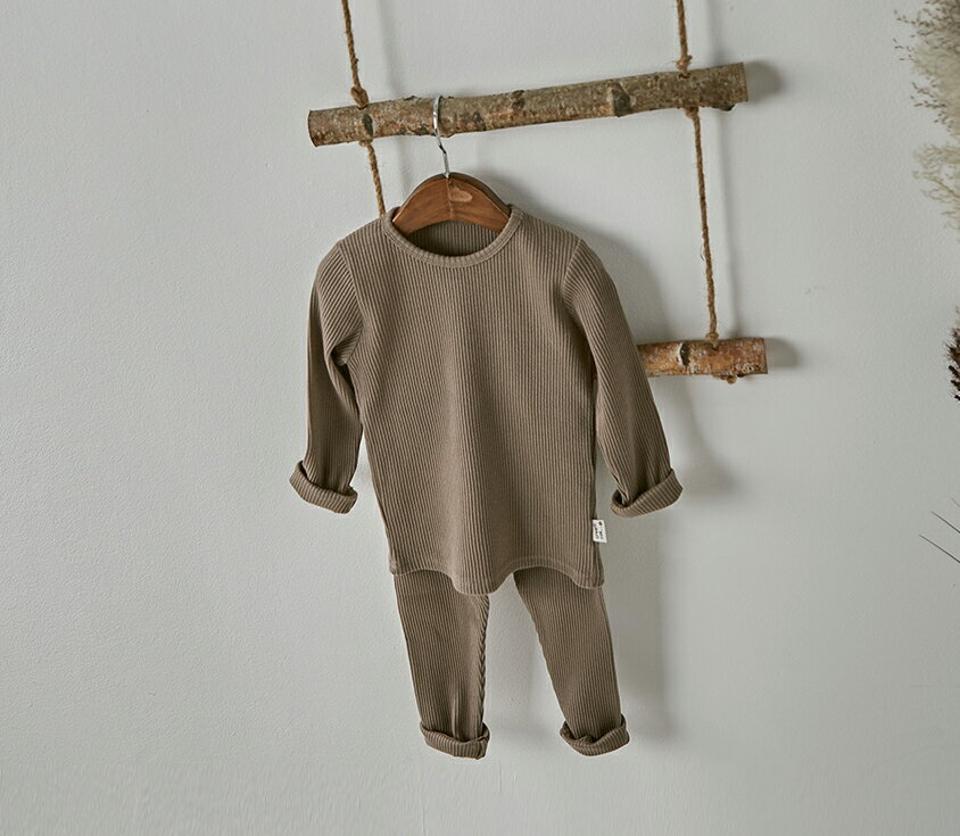 リブルームウェア上下SET(junior)・u10663 キッズ【9~17才】【uw】【ルームウェア パジャマ 部屋着 トップス 長袖 パンツ ズボン 単色 無地 シンプル リブ 長ズボン 女の子 男の子 韓国 韓国子供服 子供 こども 子供服 こども服】【KIDS】