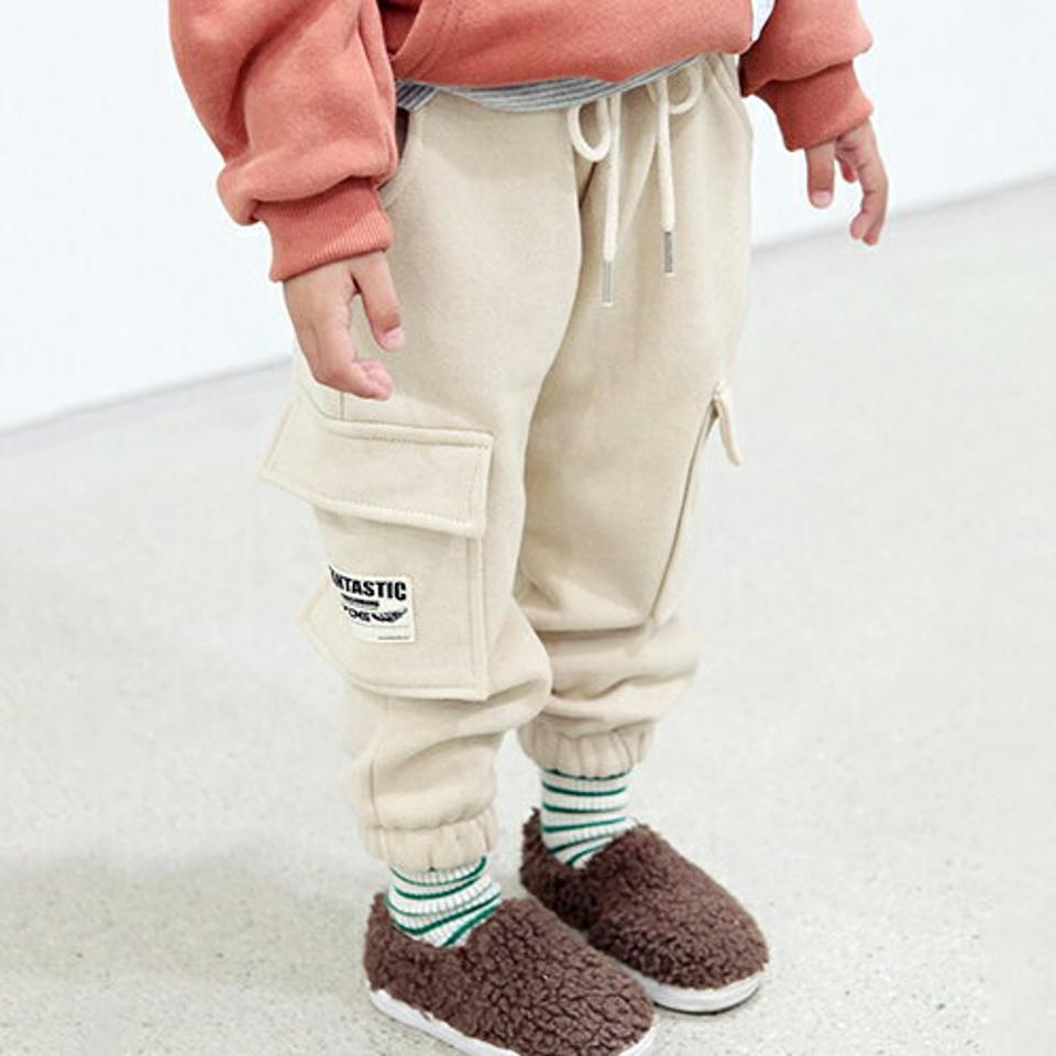 両起毛サイドロゴポケットパンツ・p010775 キッズ 【3~8才】【pt】【韓国 ファッション ボトムス パンツ ロング ウエストゴム スウェットパンツ アウトドア 運動 お遊び 女の子 男の子 キッズ 子供 子供服 幼稚園 通学 通園 低学年 秋 冬】【KIDS】