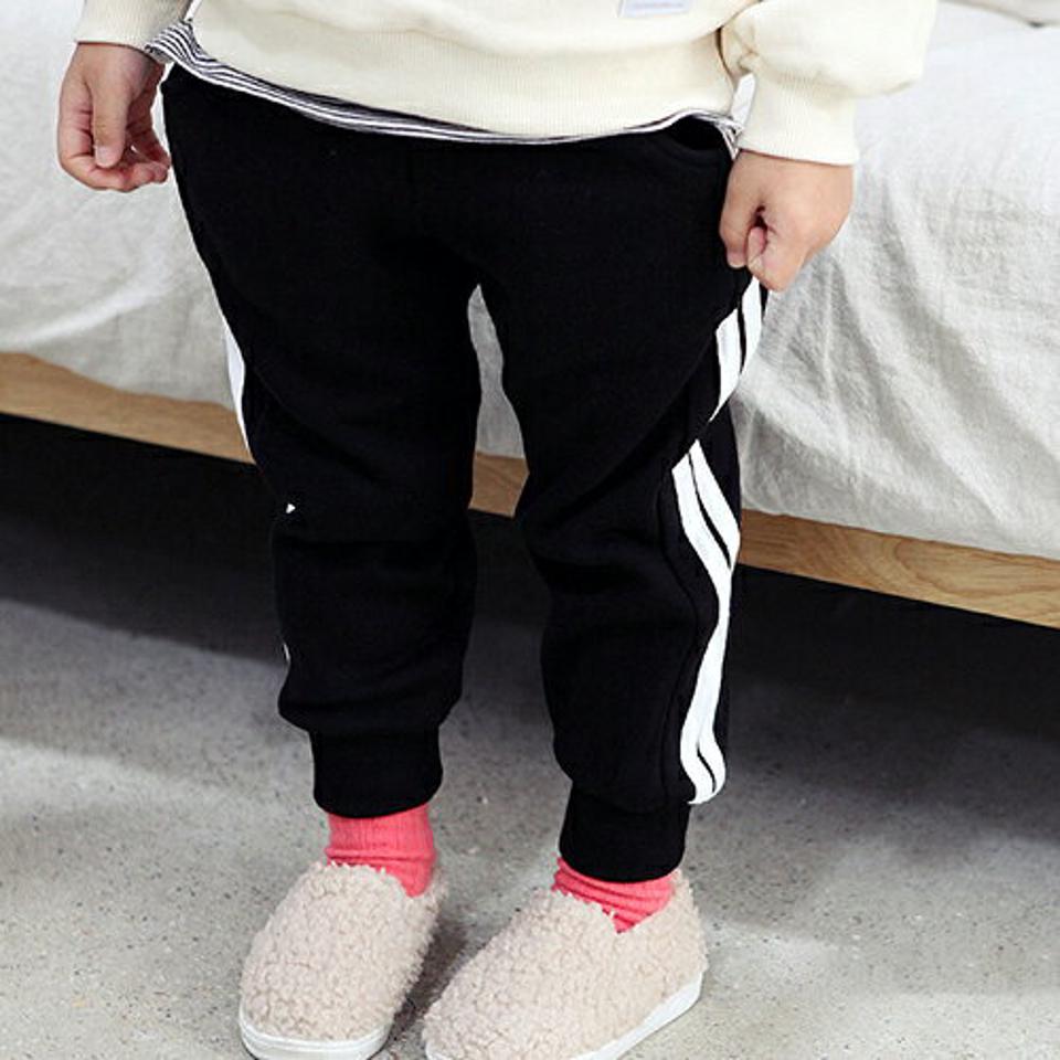 裏起毛ツーサイドラインパンツ・p010767 キッズ 【3~8才】【pt】【韓国 ファッション ボトムス パンツ ロング ウエストゴム スウェットパンツ アウトドア 運動 お遊び 女の子 男の子 キッズ 子供 子供服 幼稚園 通学 通園 低学年 秋 冬】【KIDS】