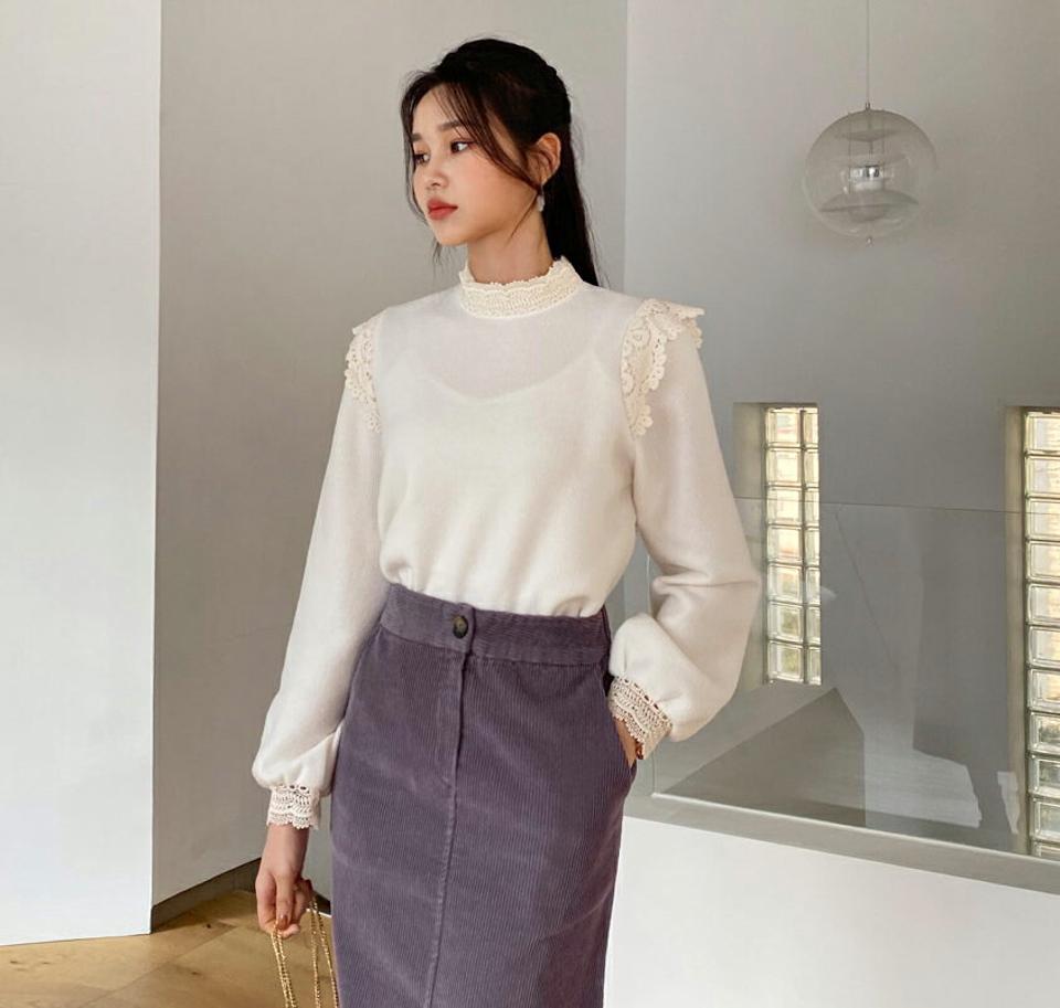 レースラインソフトニット・全2色・b64750 レディース 【tops】【韓国 ファッション トップス Tシャツ 長袖 ハイネック やわらかい 起毛 ボタン ハーフネック レース ソフト ニット 上品 無地 カジュアル 秋 冬】