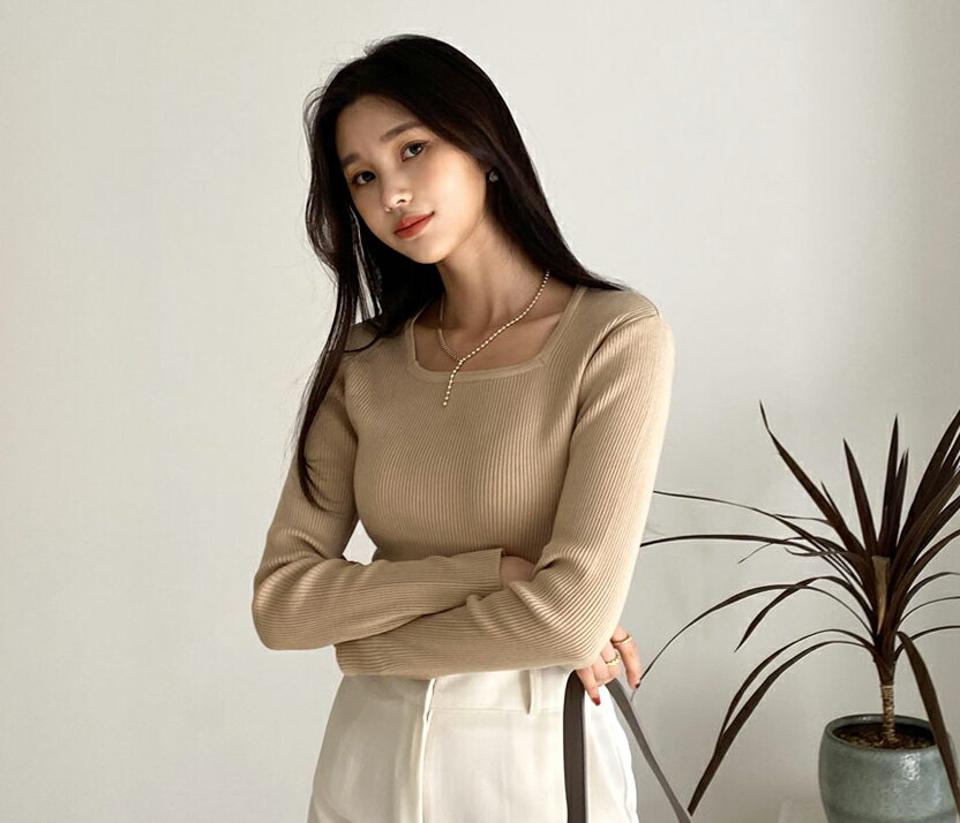 スクエアネックリブニット・全3色・b64738 レディース 【tops】【韓国 ファッション トップス ニット スクエアネック 鎖骨 デコルテ スリム フィット 細身 長袖 体型カバー タイト シンプル デイリー 無地 リブ ベーシック カジュアル 秋 冬】