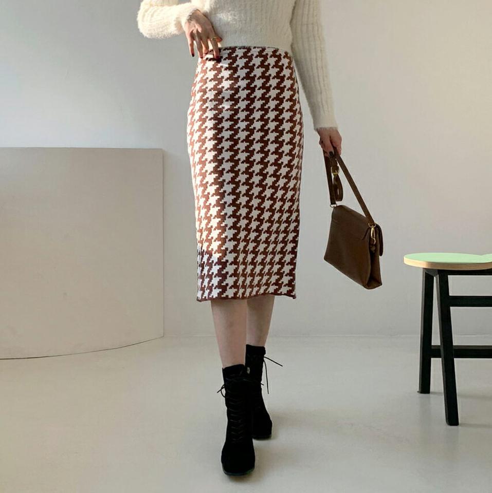 ハウンドトゥースニットスカート・全2色・b62319 レディース 【sk】【韓国 ファッション ボトムス スカート ミディ ミディスカート チェック Hライン 暖かい 上品 オフィス お仕事 スリム フィット 体型カバー ウエストゴム スリット カジュアル 秋 冬】