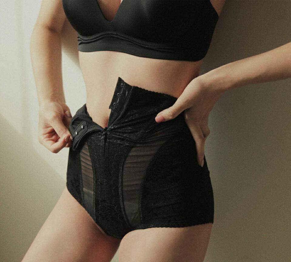 ジップシェイパーパンツ・全2色・e44407 レディース 【uw】【韓国 ファッション アンダーウェア ランジェリー パンツ インナーパンツ インナー レース 無地 体型カバー スリム フィット ファスナー付き カジュアル 秋 冬】