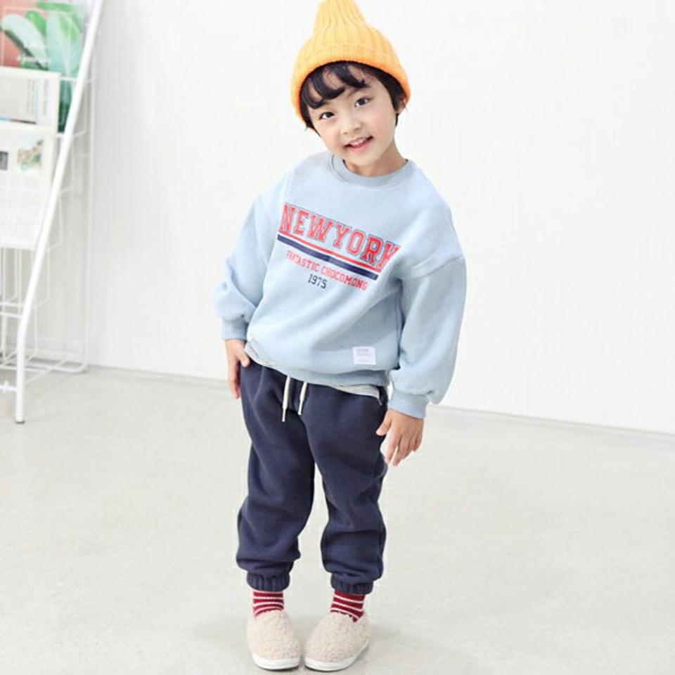 両起毛NEWYORKレタリングスウェット上下SET・p010615 キッズ【3~8才】【set】【セット set トップス 長袖 トレーナー スウェット パンツ ズボン ロングパンツ 長ズボン ロゴ 裏起毛 起毛 女の子 男の子 冬 韓国 韓国子供服 子供服 こども服】【KIDS】