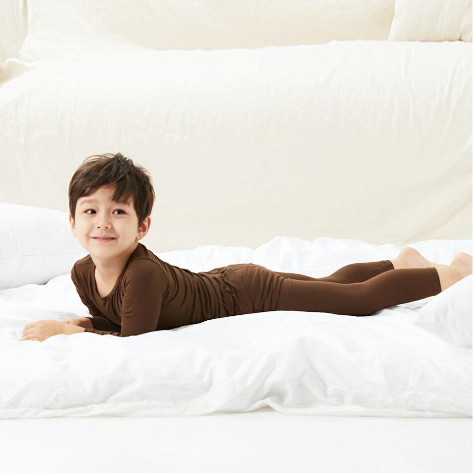 【キッズ30%OFF】ベーシックルームウェア上下SET(kids)・u10796 キッズ【3~8才】【uw】【ルームウェア パジャマ 部屋着 長袖 トップス パンツ ズボン 単色 無地 シンプル ベーシック カジュアル 女の子 男の子 韓国 韓国子供服 子供 こども 子供服 こども服】【KIDS】