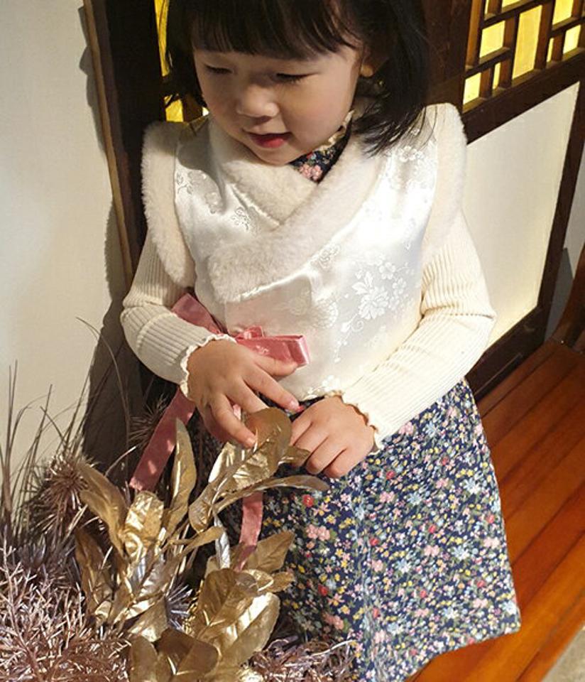 【送料無料】ショートベスト付フラワーワンピース・u10892 キッズ【3~8才】【ops】【ワンピース 花柄 フラワー ベスト 可愛い かわいい 韓服 女の子 秋 韓国 韓国子供服 子供 こども 子供服 こども服】【KIDS】