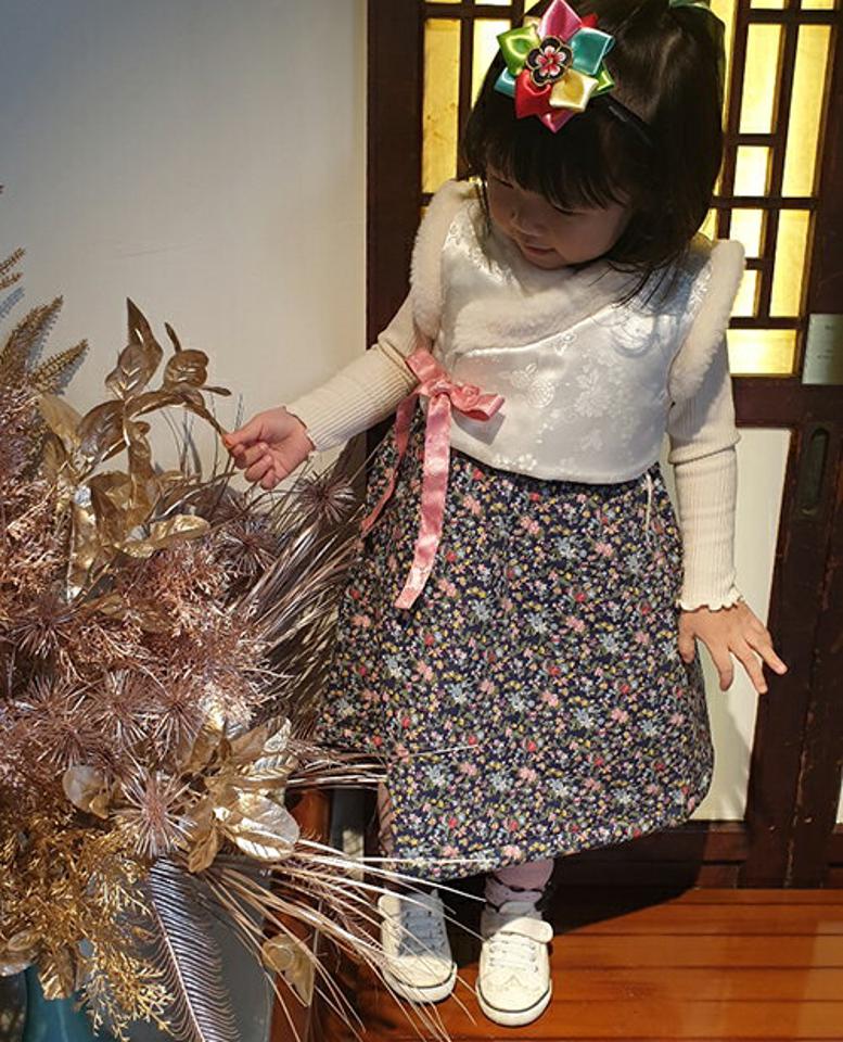 【送料無料】ショートベスト付フラワーワンピース・u10892 キッズ【3~8才】【ops】【ワンピース 花柄 フラワー ベスト 可愛い かわいい 韓服 女の子 秋 韓国 韓国子供服 子供 こども 子供服 こども服】【KIDS】