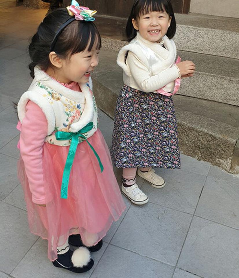 【送料無料】フラワーベスト付裏起毛シフォンワンピース・u10890 キッズ【3~8才】【ops】【ワンピース シフォン 透け感 シアー 裏起毛 ベルト 花柄 フラワー 可愛い かわいい 女の子 秋 冬 韓国 韓国子供服 子供 こども 子供服 こども服】【KIDS】