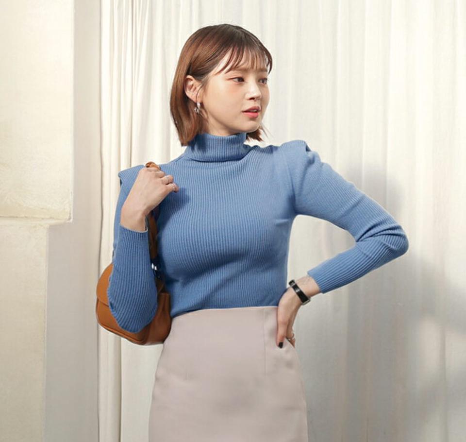 タートルリブパフニット・全5色・t64767 レディース 【tops】【韓国 ファッション トップス ニット 長袖 ぼわん袖 タートルネック ハイネック パフ リブニット やわらかい スリム フィット ボリューム 体型カーバー 細身 デイリー ベーシック 無地 秋 冬】