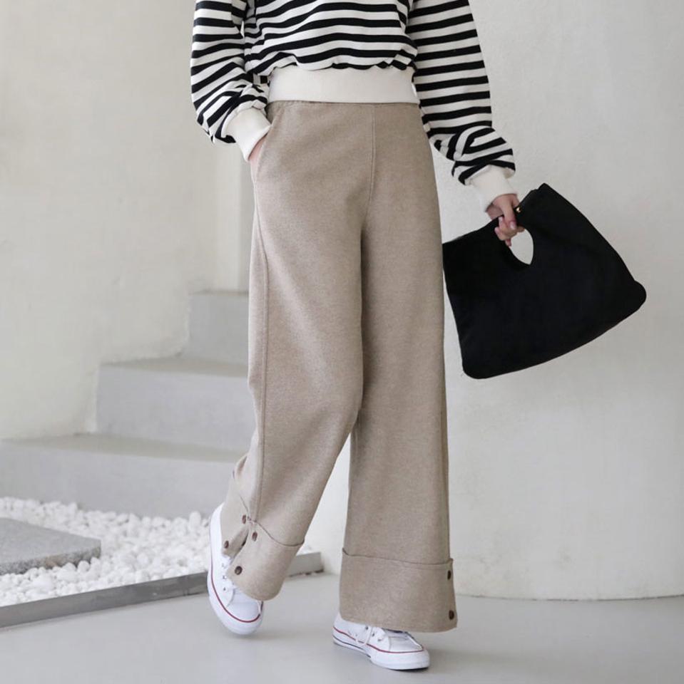 ボタンスリットヘムパンツ・全2色・b66261 レディース 【pt】【パンツ ズボン ロングパンツ スリット 単色 無地 シンプル カジュアル 大人 ワイド ストレート 秋 冬 韓国 ファッション】【ハイホリHIHOLLI】