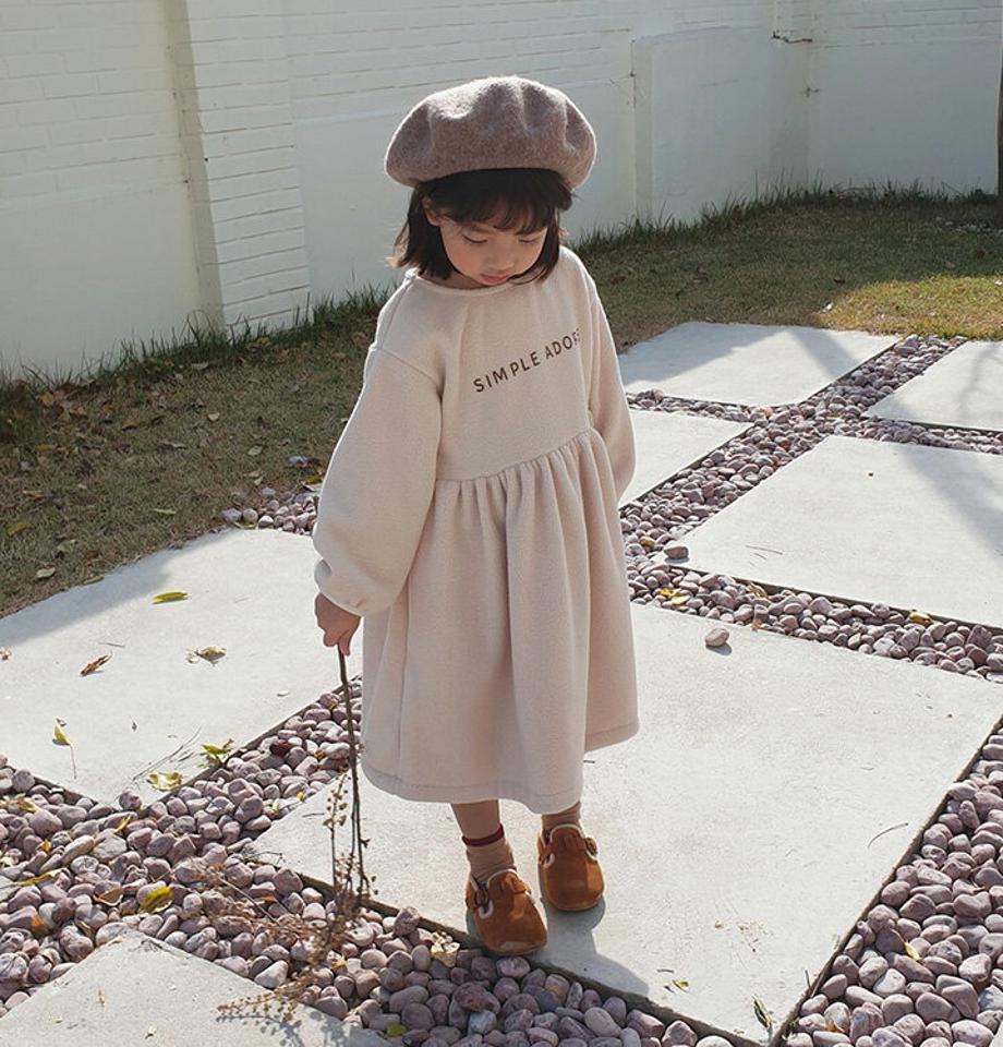 シンプルロゴソフトワンピース(kids)・u09725 キッズ【3~8才】【ops】【ワンピース ミディ丈 ミディワンピース 長袖 ロゴ ソフト シンプル カジュアル ラフ 女の子 秋 冬 韓国 韓国子供服 子供 こども 子供服 こども服】【KIDS】