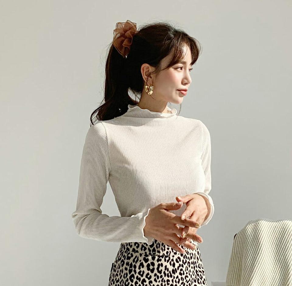リブベロアハーフネックTシャツ・全4色・t61389 レディース 【tops】【韓国 ファッション トップス Tシャツ 長袖 ぼわん袖 リブ ベロア ハーフネック ハイネック 光沢 ハーフネック ウェーブ シンプル デイリー ベーシック ソフト カジュアル 秋 冬】