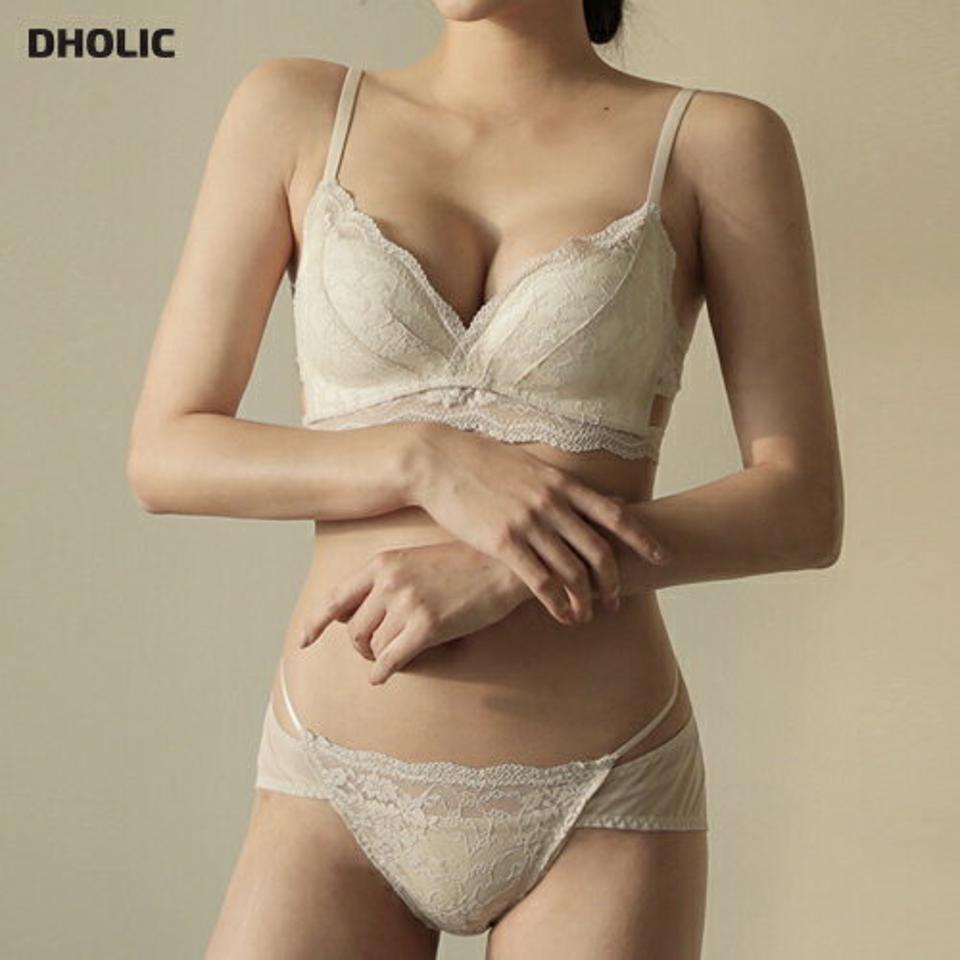 ウェーブレースブラ&ショーツSET・全3色・e44394 レディース 【uw】【韓国 ファッション アンダーウェア ランジェリー 下着 セット ブラジャー ブラ ショーツ パンツ レース 無地 大人 上品 ウェーブレース ノンワイヤー カジュアル 秋 冬】