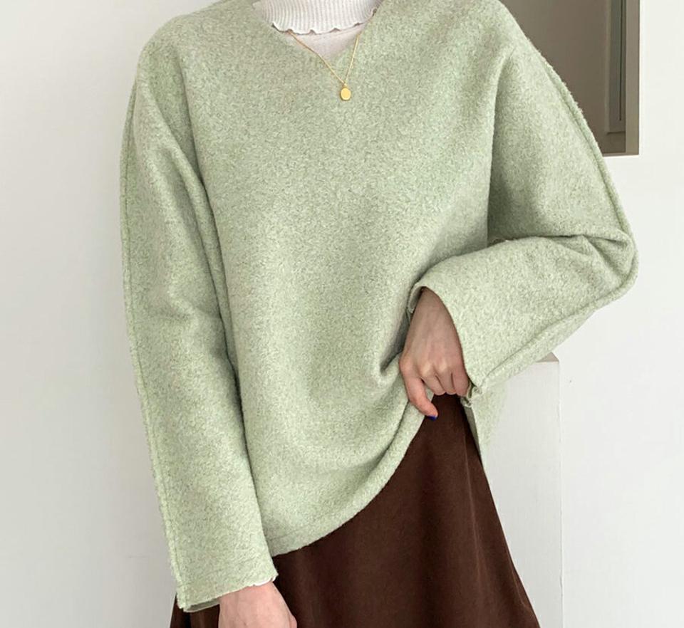 ソフトタッチVネックTシャツ・全3色・t56575 レディース 【tops】【韓国 ファッション トップス Tシャツ 長袖 Vネック バックファスナー ぼわん袖 デイリー ベーシック ソフト 柔らかい カジュアル 秋 冬】