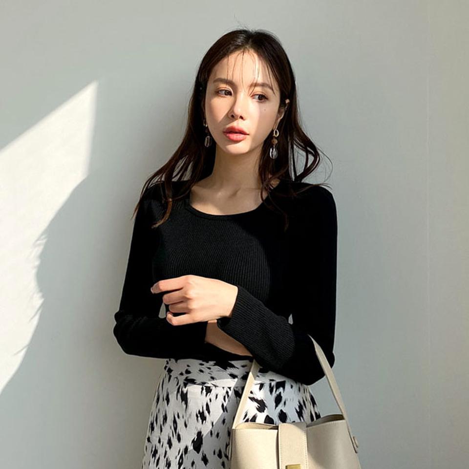 スクエアネックリブニット・全3色・b66110 レディース 【tops】【トップス ニット ニットトップス リブ リブニット 長袖 スクエアネック 単色 無地 シンプル カジュアル ラフ 秋 冬 韓国 ファッション】【ハイホリHIHOLLI】