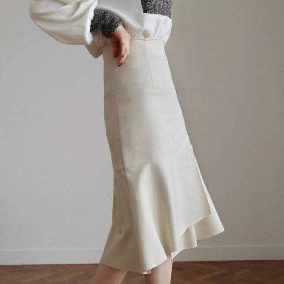 フレアスリットスカート・全2色・t62559 レディース 【sk】【韓国 ファッション ボトムス スカート ミディ ミディカート フレア スリット バックファスナー アンバランス 上品 無地 エレガンス カジュアル 秋 冬】