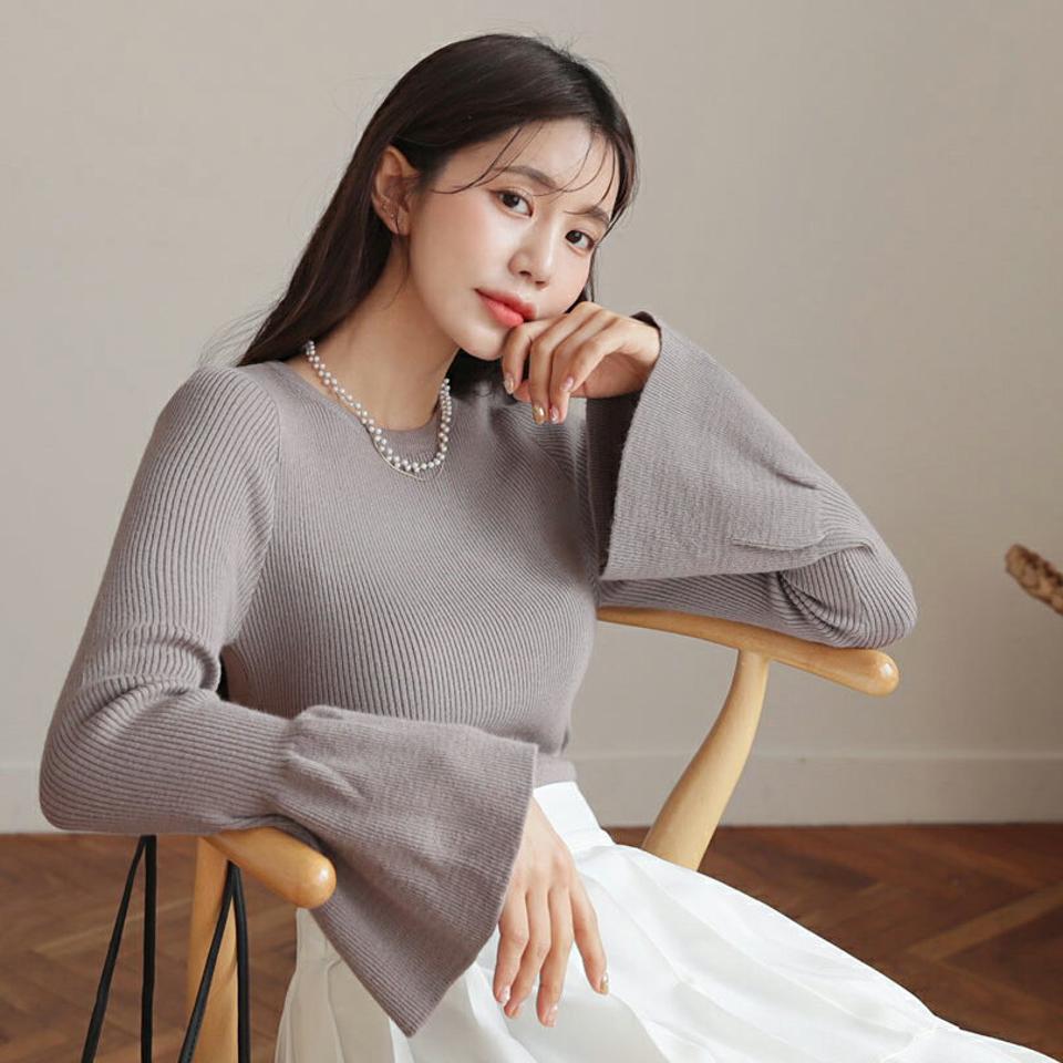 ラッフルスリーブニット・全3色・b62487 レディース 【tops】【韓国 ファッション トップス ニット 長袖 ラッフ ルス リーブニット ラウンドネック フィット シンプル フレア袖 スリット デイリー 無地 ベーシック カジュアル 秋 冬】