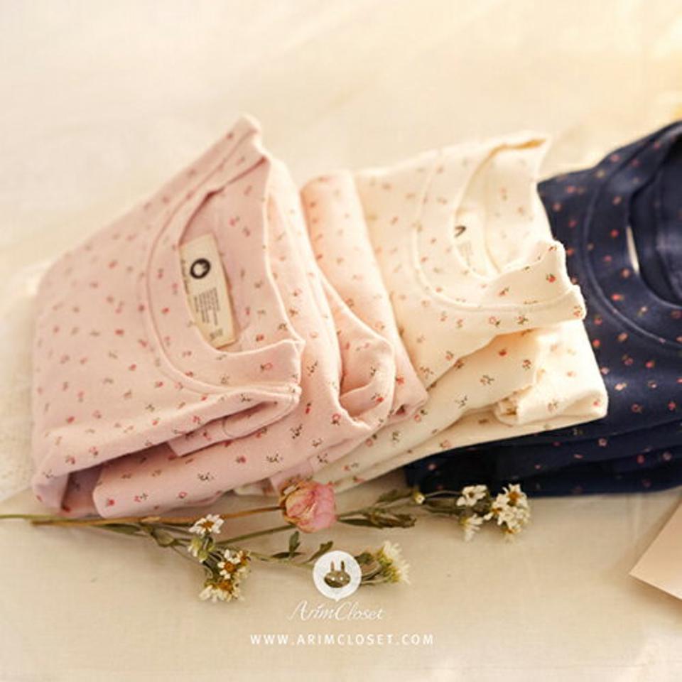 コットンフラワールームウェア上下SET p010850 【0~2才】【uw】【韓国 ファッション パジャマ セットアップ Tシャツ ボタン パンツ 長袖 ロング インナー 下着 肌着 新生児子供 子供用 赤ちゃん ベビー用 赤ちゃん用 出産祝い 秋 冬】【KIDS】