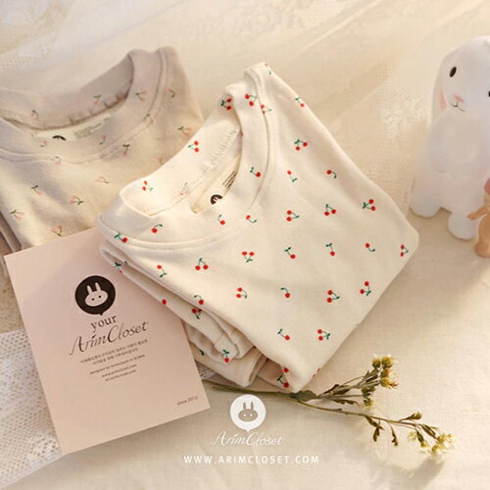 チェリールームウェア上下SET p010851 【0~2才】【uw】【韓国 ファッション パジャマ セットアップ Tシャツ ボタン パンツ 長袖 ロング インナー 下着 肌着 新生児子供 子供用 ベビー 赤ちゃん ベビー用 赤ちゃん用 出産祝い 秋 冬】【KIDS】