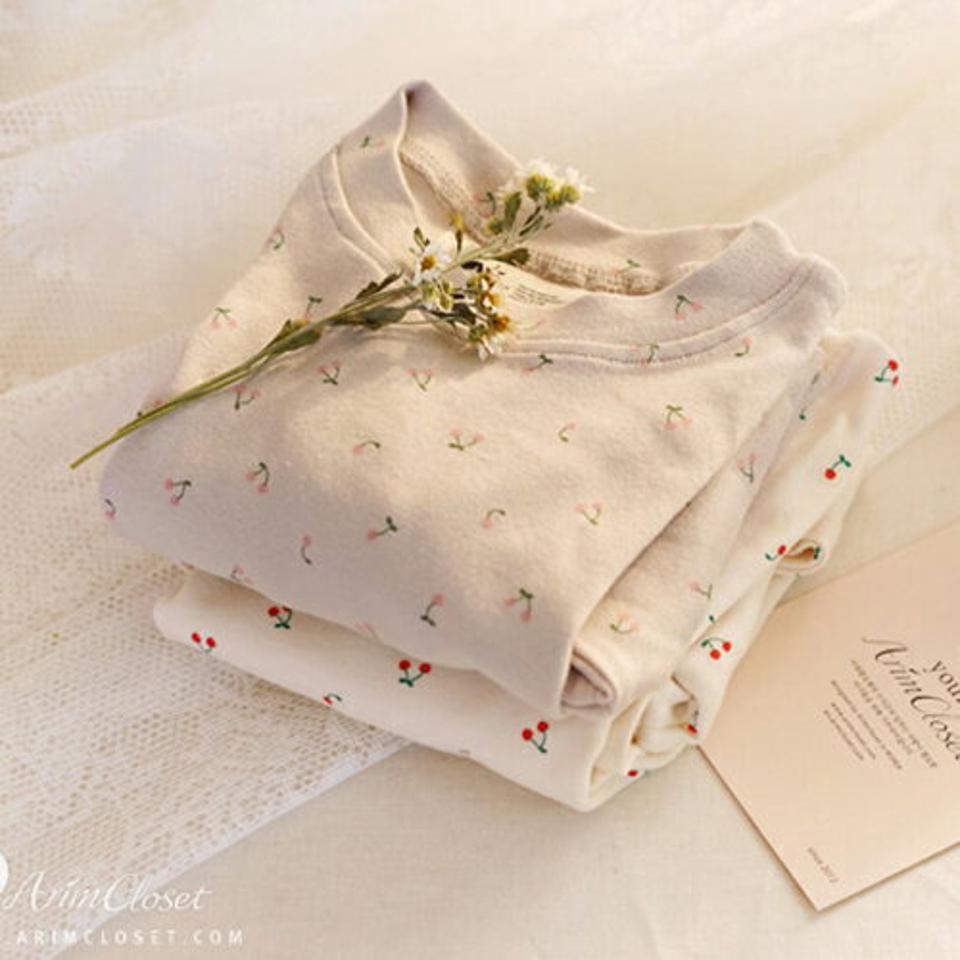 チェリールームウェア上下SET p010851 【0~2才】【uw】【韓国 ファッション パジャマ セットアップ Tシャツ ボタン パンツ 長袖 ロング インナー 下着 肌着 新生児子供 子供用 ベビー 赤ちゃん ベビー用 赤ちゃん用 出産祝い 秋 冬】【KIDS】