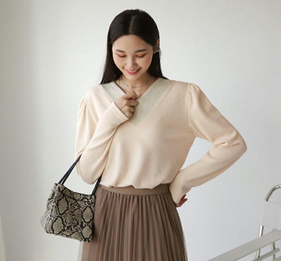 VネックリブTシャツ・全3色・b62615 レディース 【tops】【韓国 ファッション トップス Tシャツ 長袖 Vネック リブTシャツ デコルテ Vネック ベーシック リブ デイリー カジュアル 秋 冬】