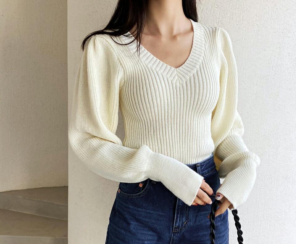Vネックパフニット・全4色・b62622 レディース 【tops】【韓国 ファッション トップス ニット 長袖 ぼわん袖 デコルテ Vネック ルーズ ゆったり ボタン リブ リブニット シンプル 体型カーバー デイリー ベーシック 無地 カジュアル 秋 冬】