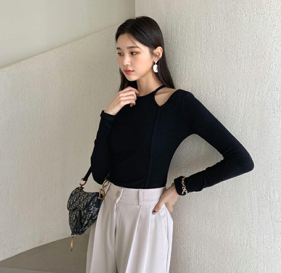 スリットショルダーTシャツ・全4色・t62610 レディース 【tops】【韓国 ファッション トップス Tシャツ 長袖 おしゃれ アンバランス ラウンドネック デコルテ スリット スリム フィット リブ 細身 体型カーバー カジュアル 秋 冬】