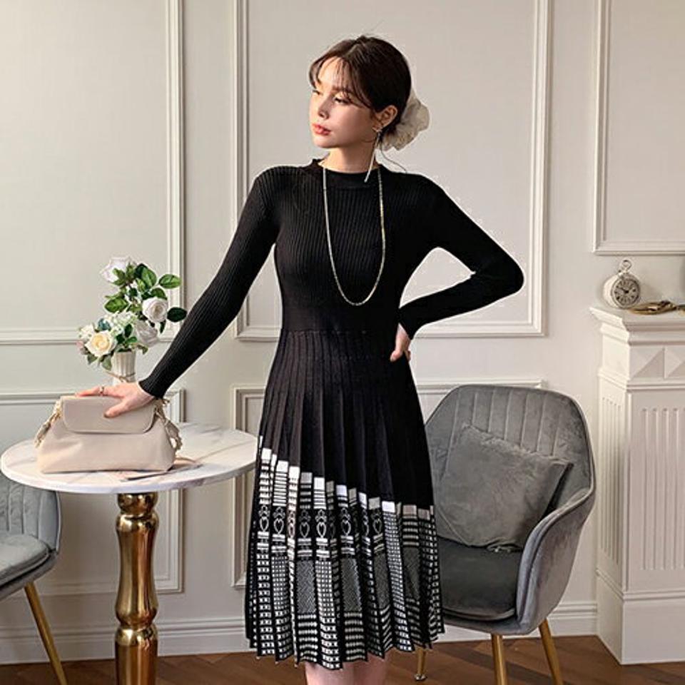 パターンプリーツニットワンピース・全1色・b66196 レディース 【ops】【ワンピース ミディ丈 ミディワンピース 長袖 ニット ニットワンピース プリーツ プリーツワンピース 大人 秋 冬 韓国 ファッション】【ハイホリHIHOLLI】