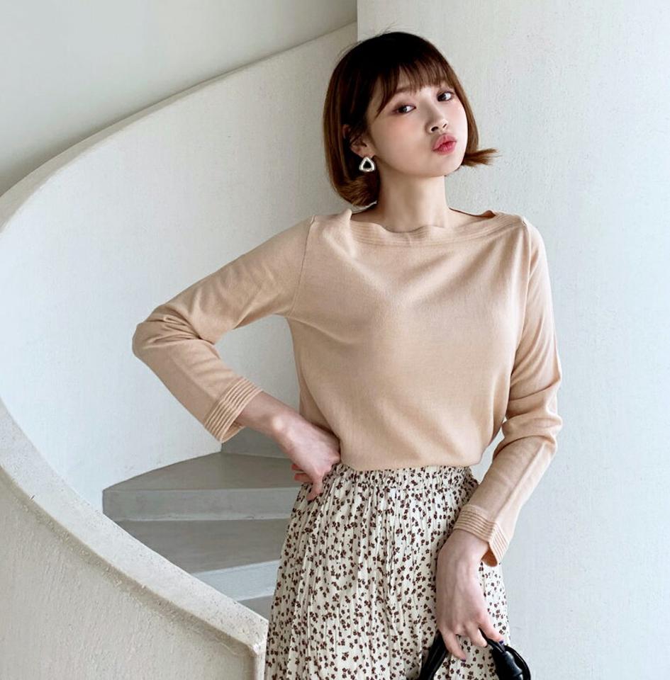 スリムボートネックニット・全5色・b62619 レディース 【tops】【韓国 ファッション トップス ニット 長袖 ぼわん袖 デコルテ ボートネック スリム フィット リブ リブニット シンプル 体型カーバー デイリー ベーシック 無地 細身 カジュアル 秋 冬】