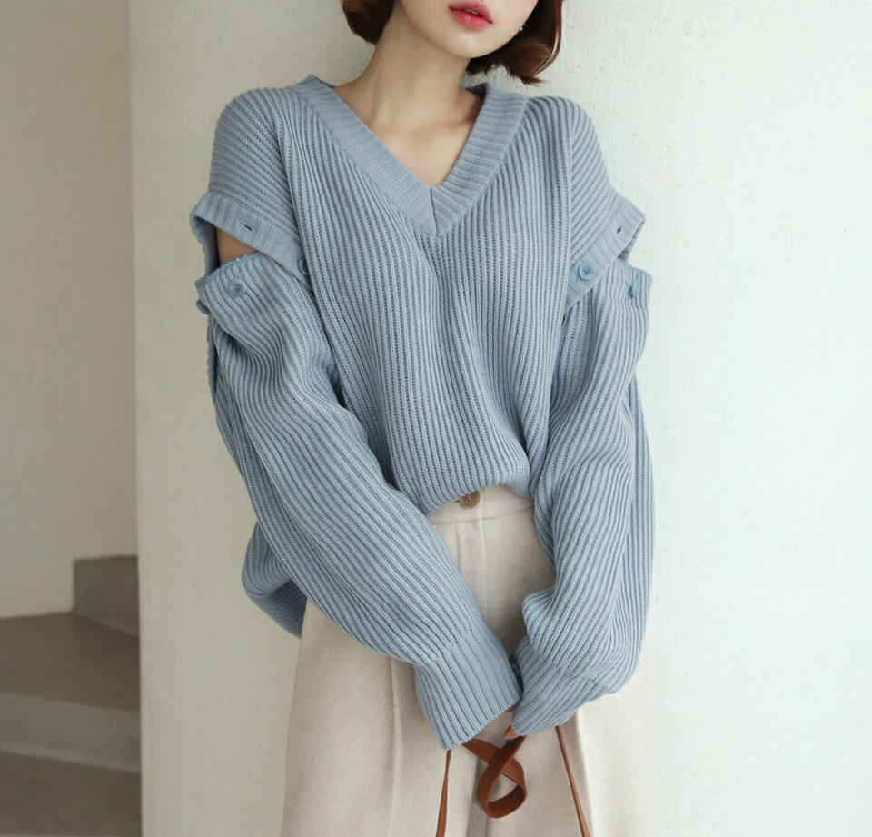 2WAYボタンVネックニット・全4色・n62644 レディース 【tops】【韓国 ファッション トップス ニット 長袖 ぼわん袖 デコルテ Vネック ルーズ ゆったり ボタン リブ リブニット シンプル 体型カーバー デイリー ベーシック 無地 カジュアル 秋 冬】