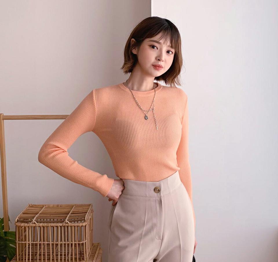 スリムラウンドニット・全4色・b61398 レディース 【tops】【韓国 ファッション トップス ニット ラウンドネック 長袖 スリム 細身 タイト シンプル デイリー レイヤード 無地 カジュアル 秋 冬】