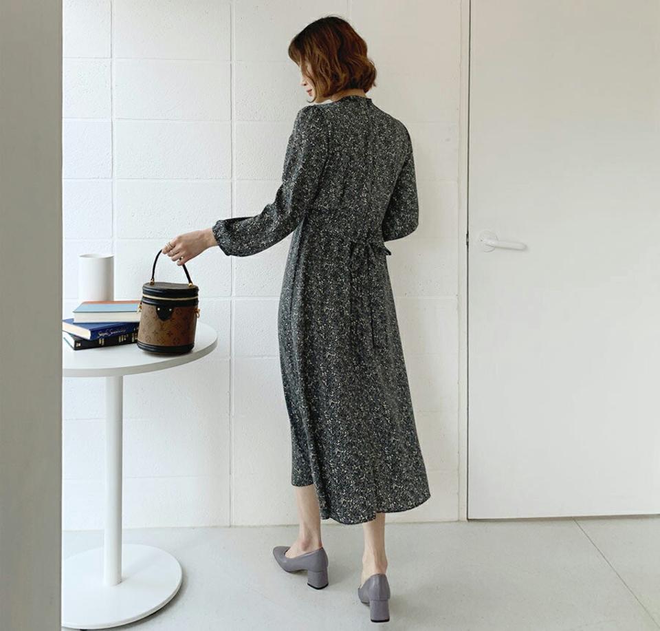 Vネックフリル花柄ワンピース・全3色・t62475 レディース 【ops】【韓国 ファッション ワンピース ロング ロングワンピス 長袖 Vネック フローラル パタン ラップ風 ウエストリボン 花柄 ナチュラル 体型カバー デイリー カジュアル 秋 冬】