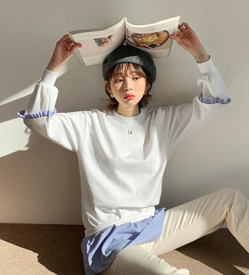 ストライプ配色スウェット・全2色・b64806 レディース 【tops】【韓国 ファッション トップス スウェット Tシャツ 長袖 ラウンドネック ストライプ コントラスト ドロップショルダー フリル 無地 ルーズ ゆったり ベーシック カジュアル カジュアル 秋 冬】