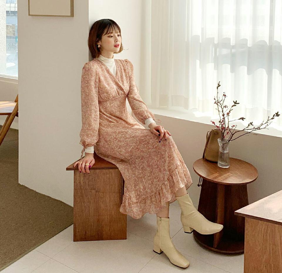 フローラルロングワンピース・全3色・t64811 レディース 【ops】【韓国 ファッション ワンピース ロング ロングワンピス 長袖 Vネック 花柄 カシュクール シフォン 体型カバー フレア リボン スリム ストリング カジュアル 秋 冬】