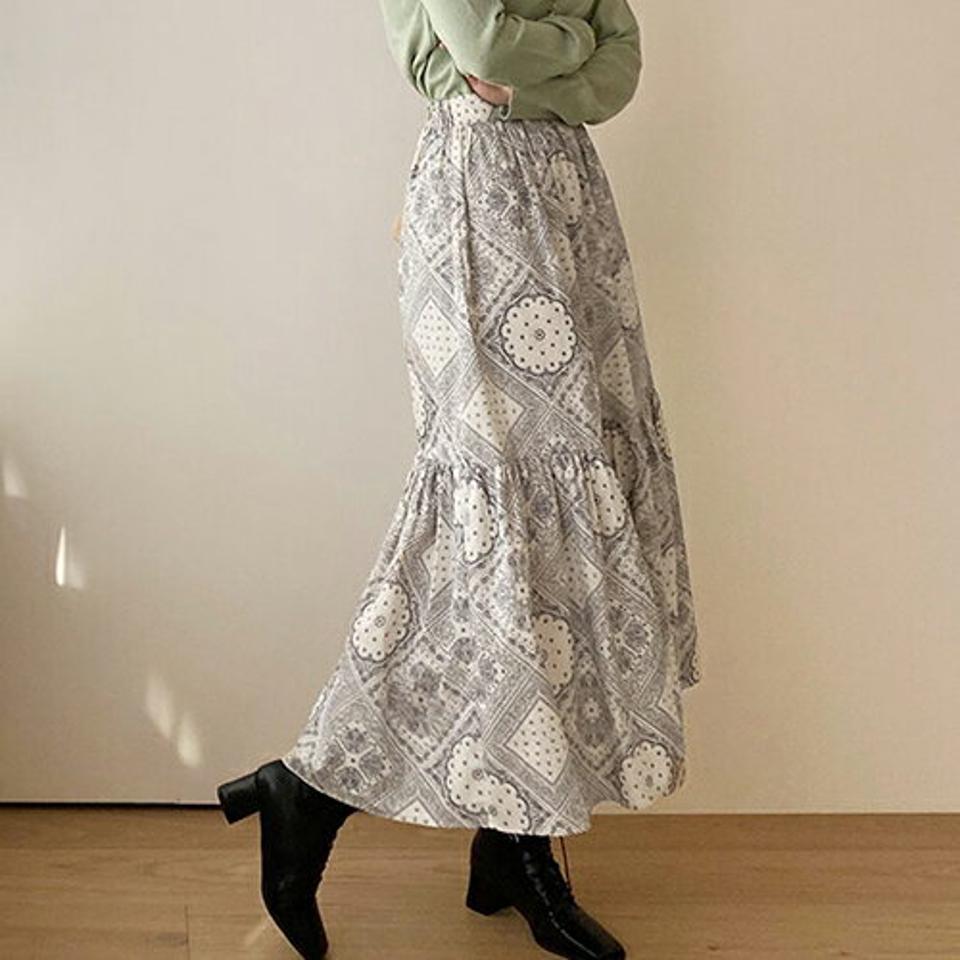 ペイズリースカート・全2色・b66393 レディース 【sk】【スカート ロングスカート ロング ペイズリー柄 バンダナ ボリューム ティアード カジュアル 秋 冬 韓国 ファッション】【ハイホリHIHOLLI】